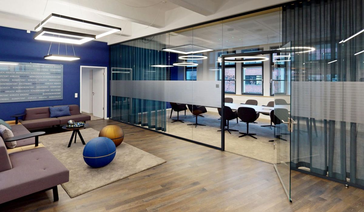 Designorientierter Umbau | Immobilienbüro | 308 m²